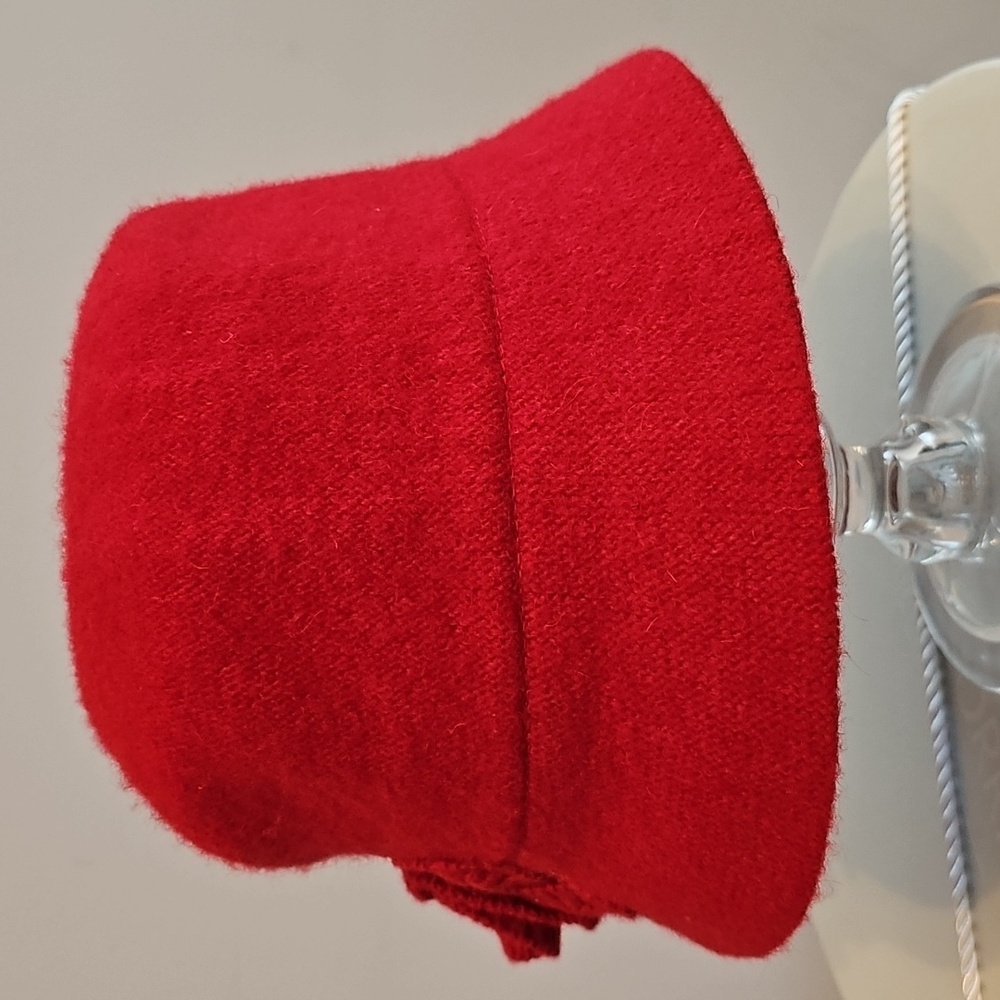 Women's Cloche Hat NWT